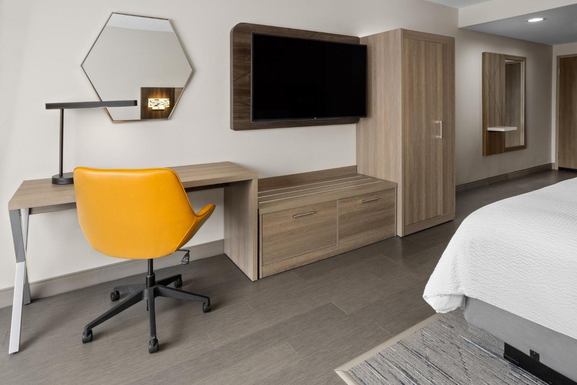 Holiday Inn Express & Suites Waynesboro East Eksteriør billede
