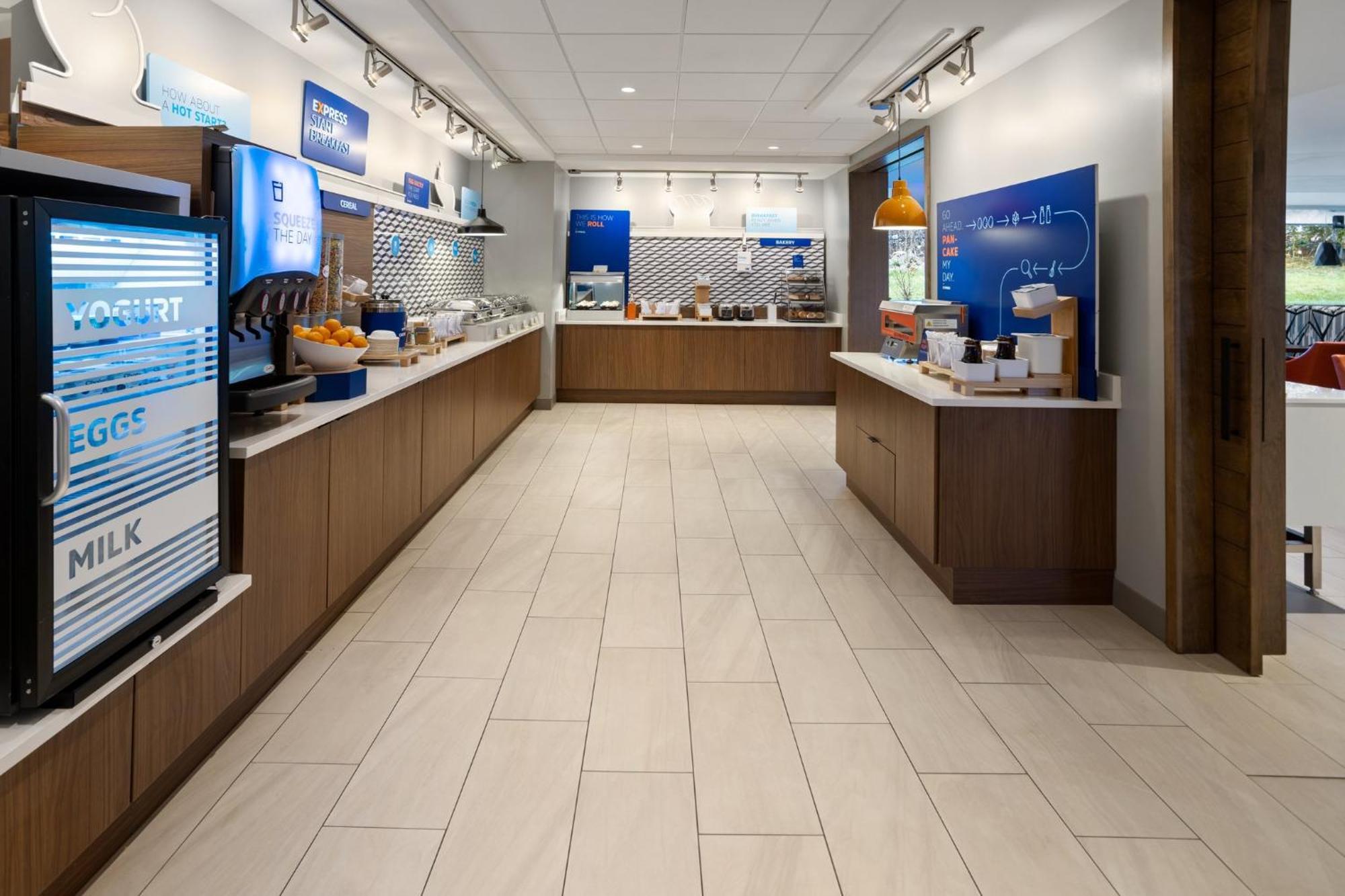 Holiday Inn Express & Suites Waynesboro East Eksteriør billede