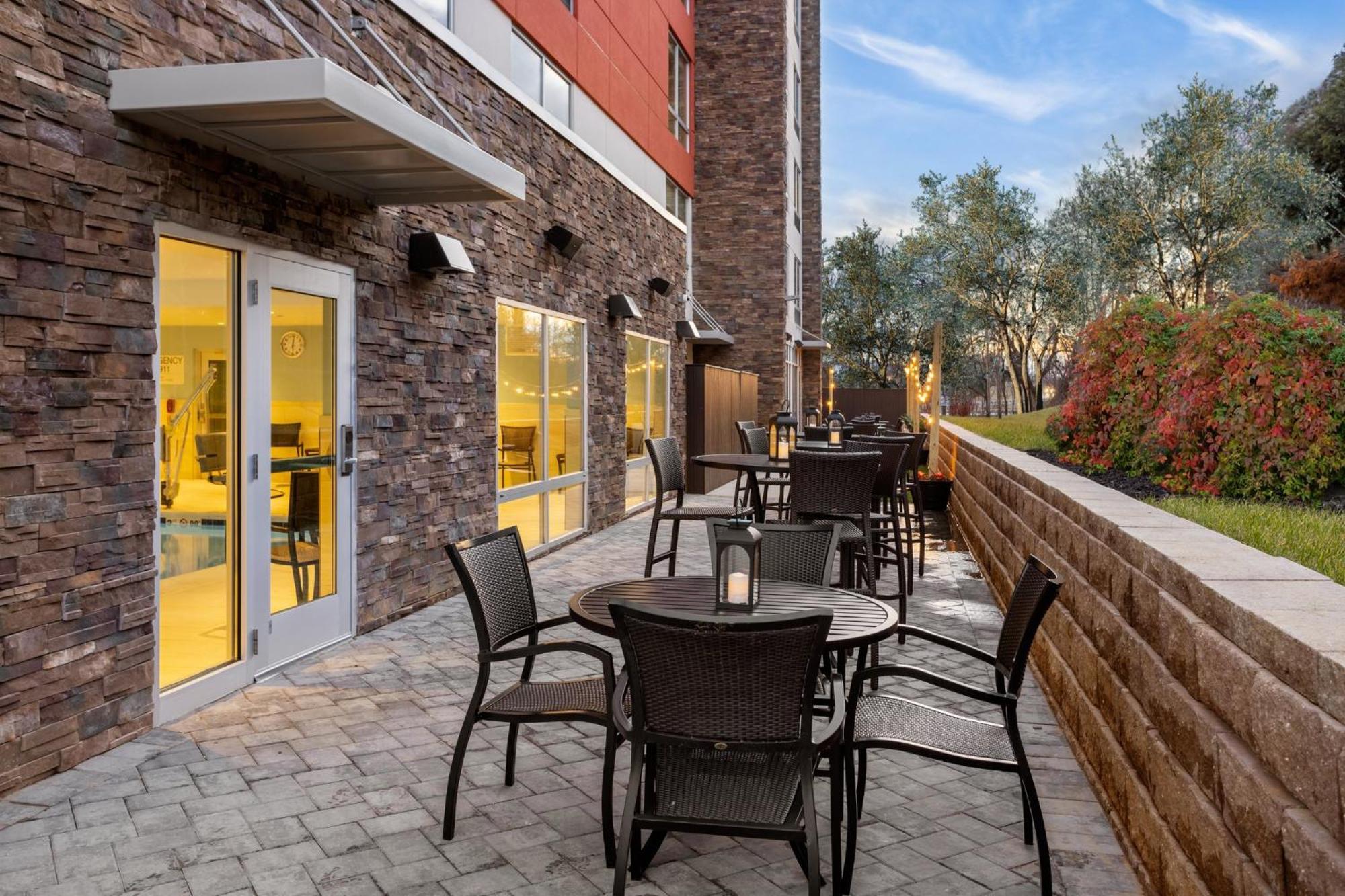 Holiday Inn Express & Suites Waynesboro East Eksteriør billede
