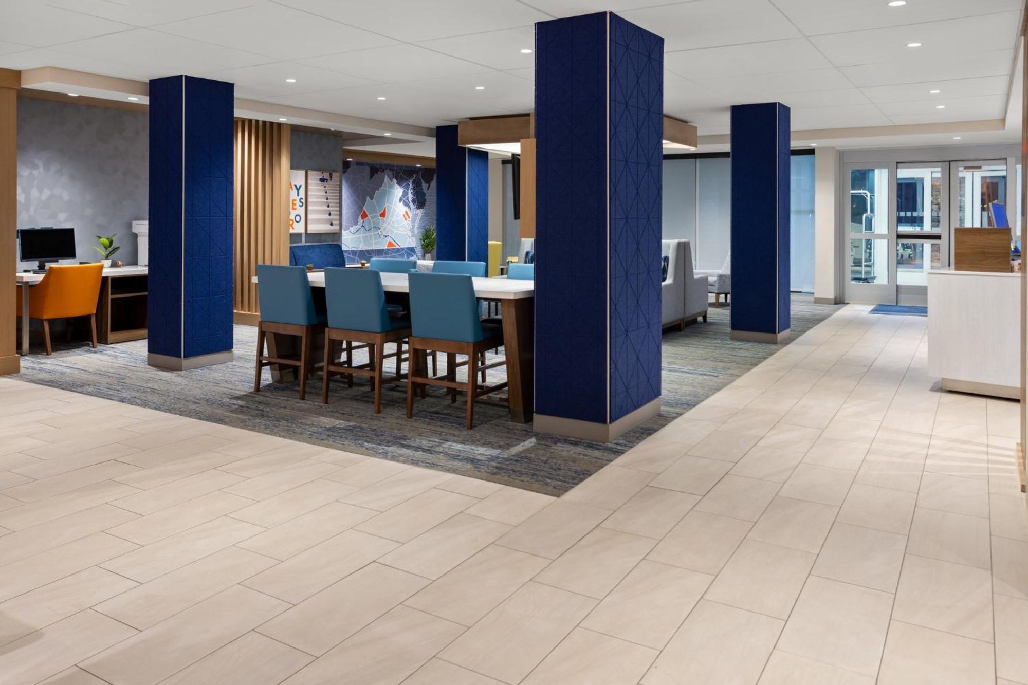 Holiday Inn Express & Suites Waynesboro East Eksteriør billede